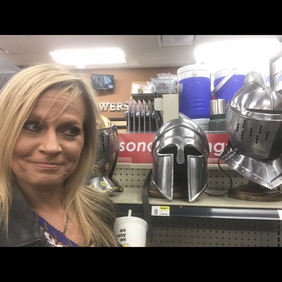 Meet the Posher - Picture 5 of 8